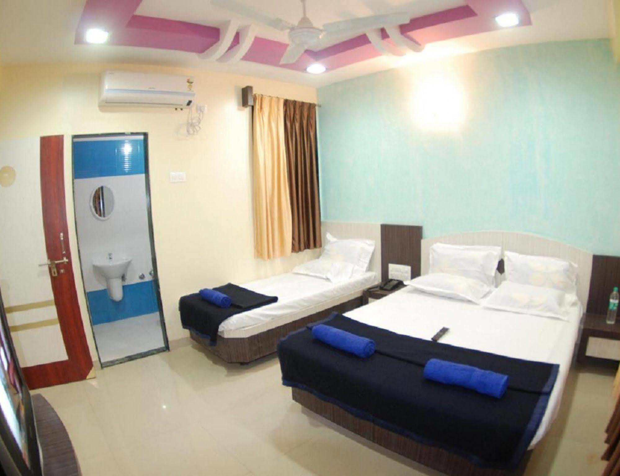 Hotel Disha Palace Shirdi Exterior foto