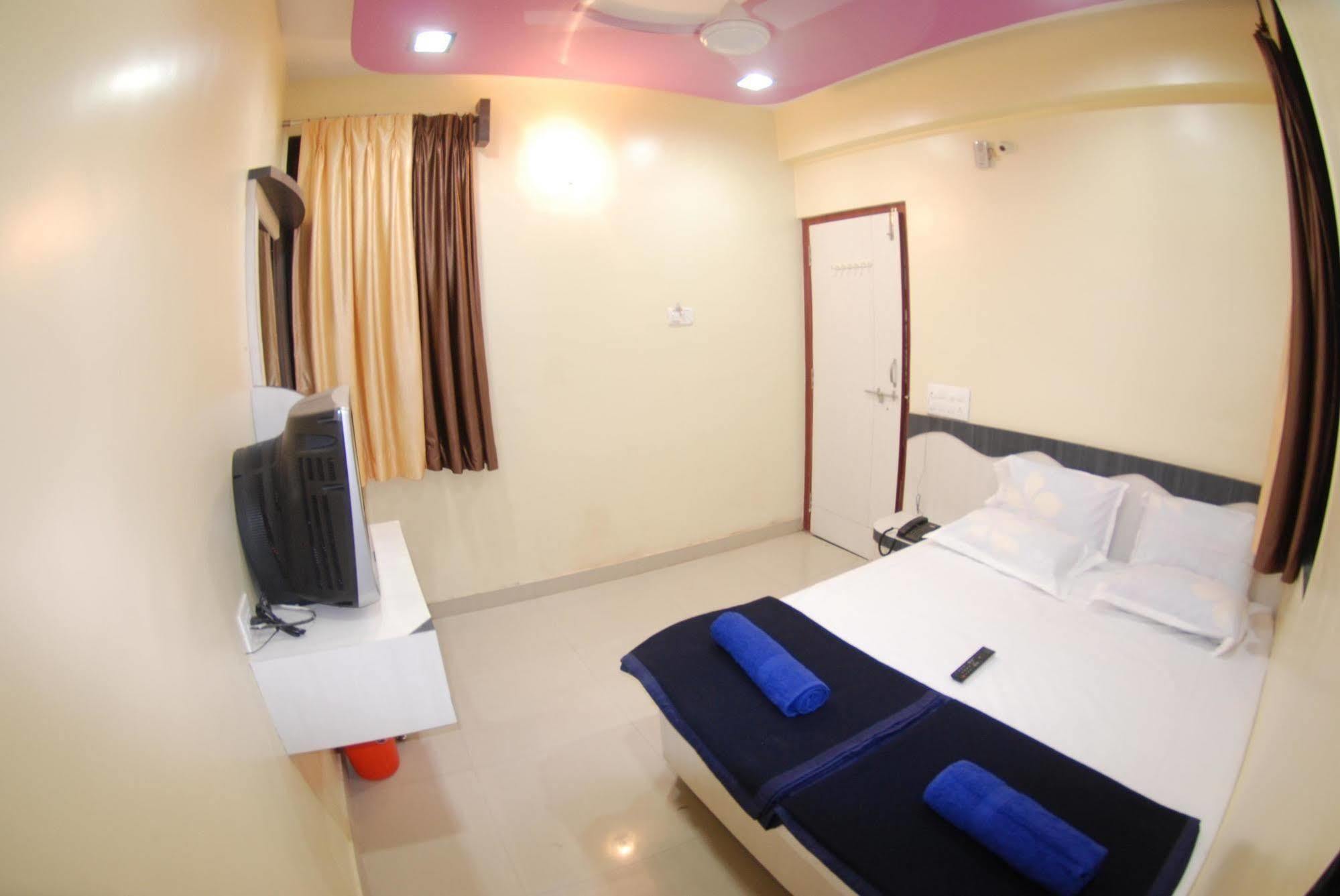 Hotel Disha Palace Shirdi Exterior foto