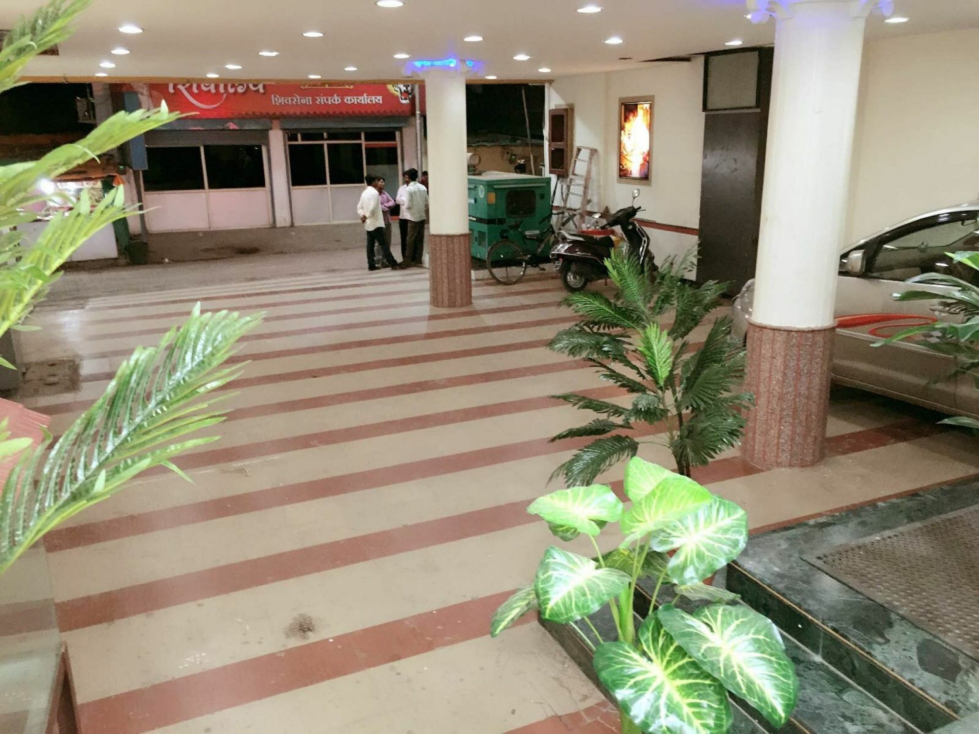 Hotel Disha Palace Shirdi Exterior foto