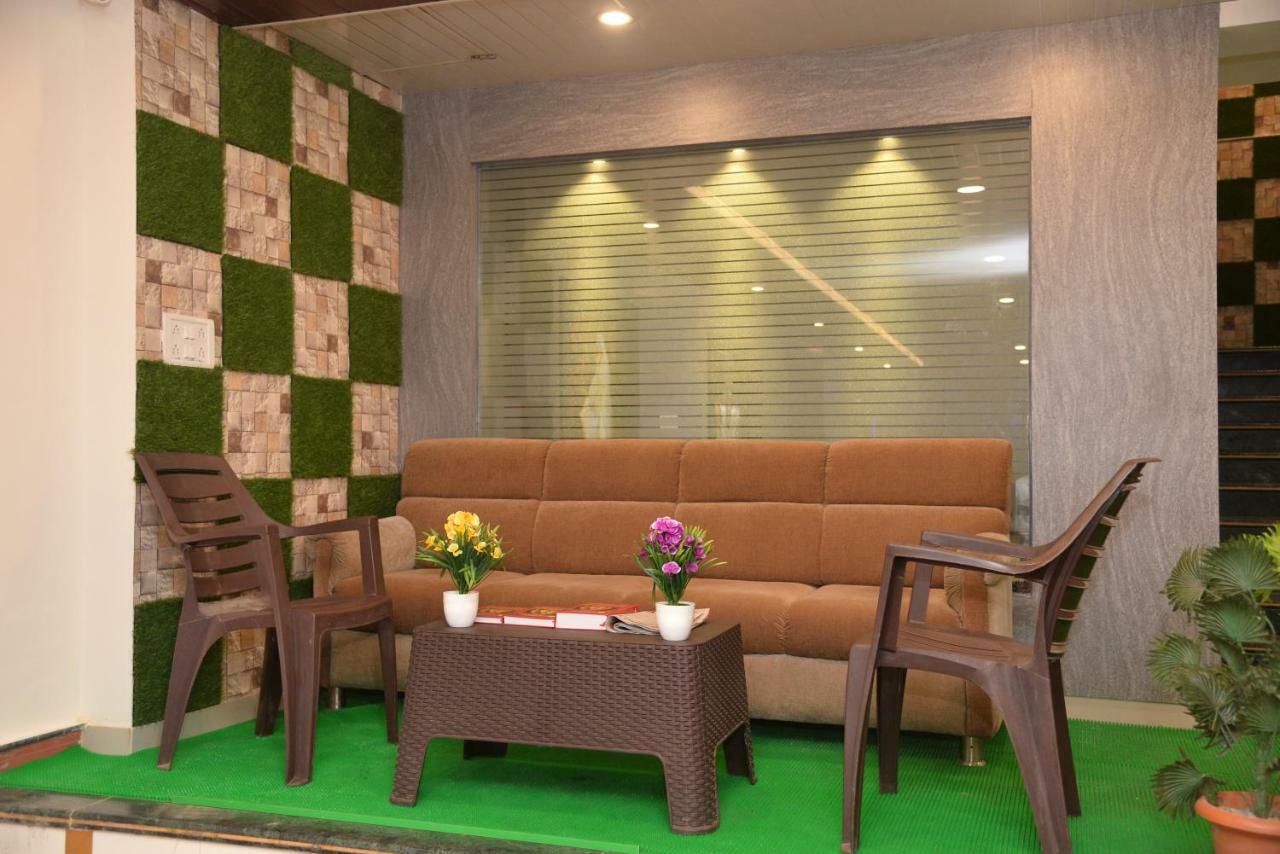 Hotel Disha Palace Shirdi Exterior foto