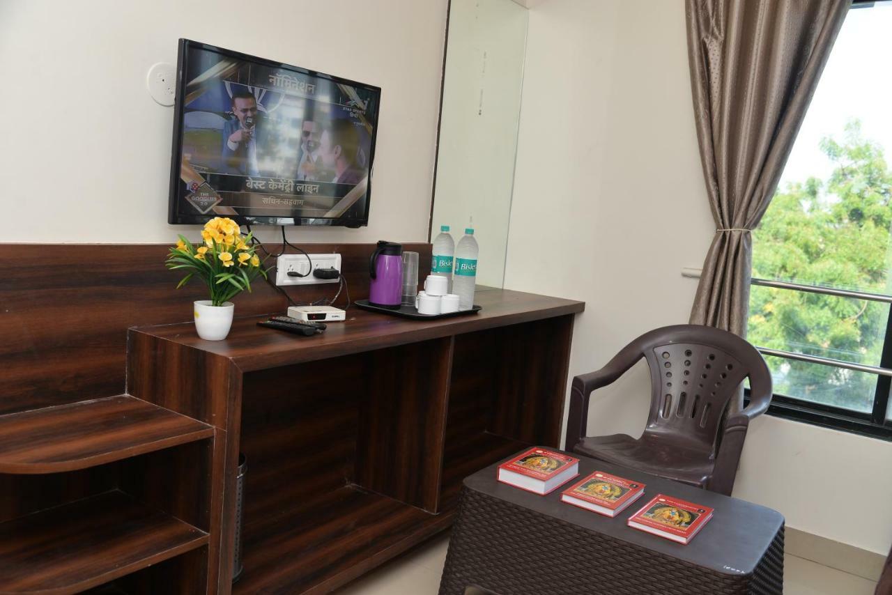 Hotel Disha Palace Shirdi Exterior foto