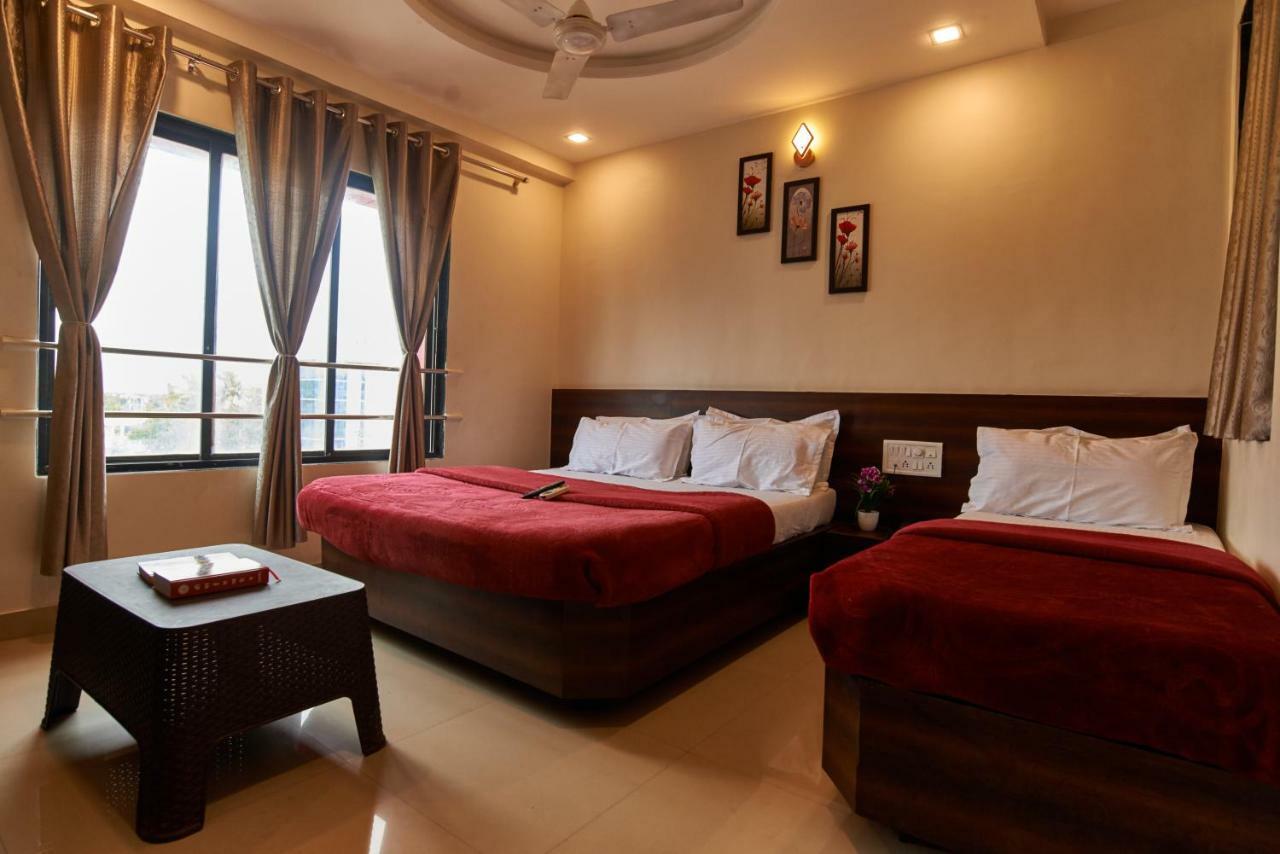 Hotel Disha Palace Shirdi Exterior foto
