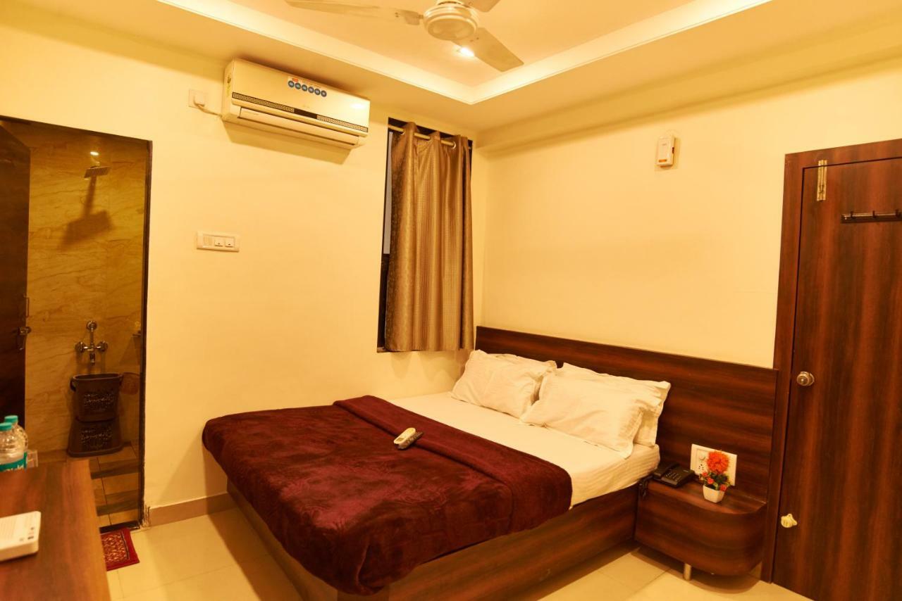 Hotel Disha Palace Shirdi Exterior foto