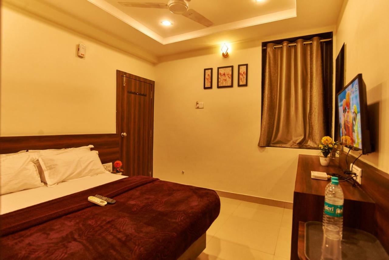 Hotel Disha Palace Shirdi Exterior foto