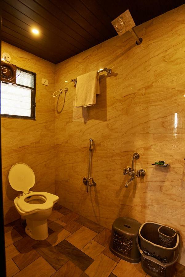 Hotel Disha Palace Shirdi Exterior foto